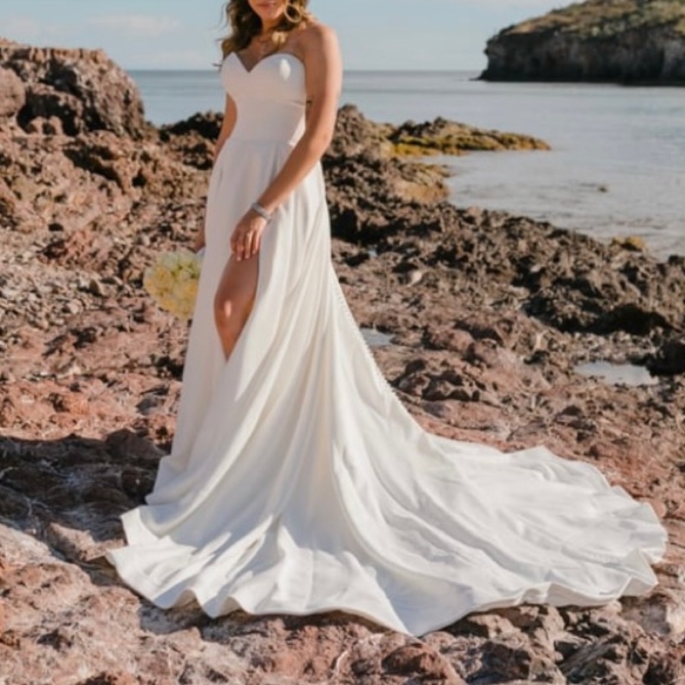 Wedding Dress 👰🏻‍♀️ Ivory White 🤍